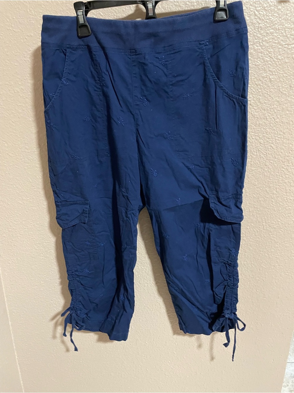 Chico's Navy Blue Cropped Cargo Capri Pants